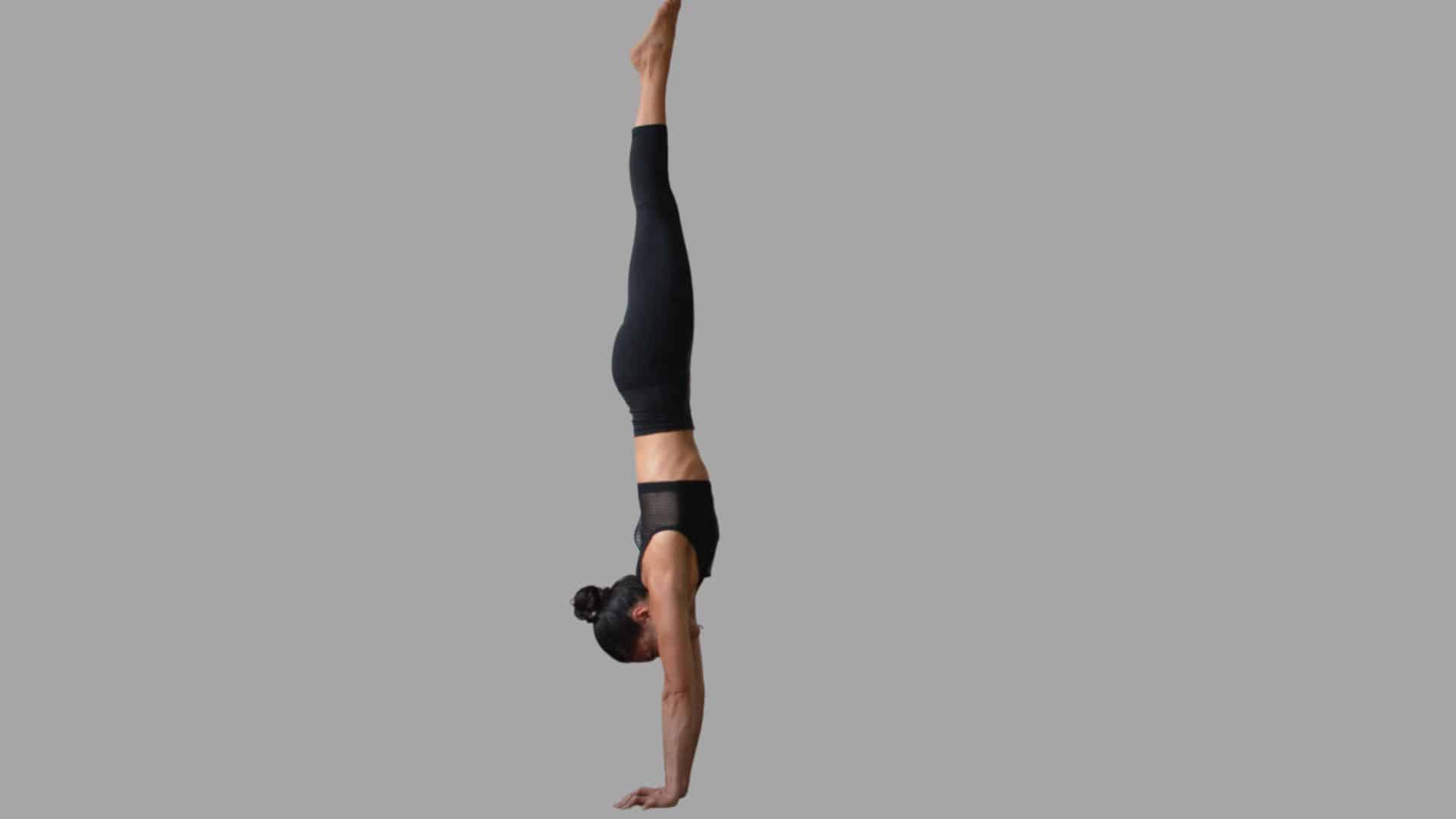 adho mukha vrksasana