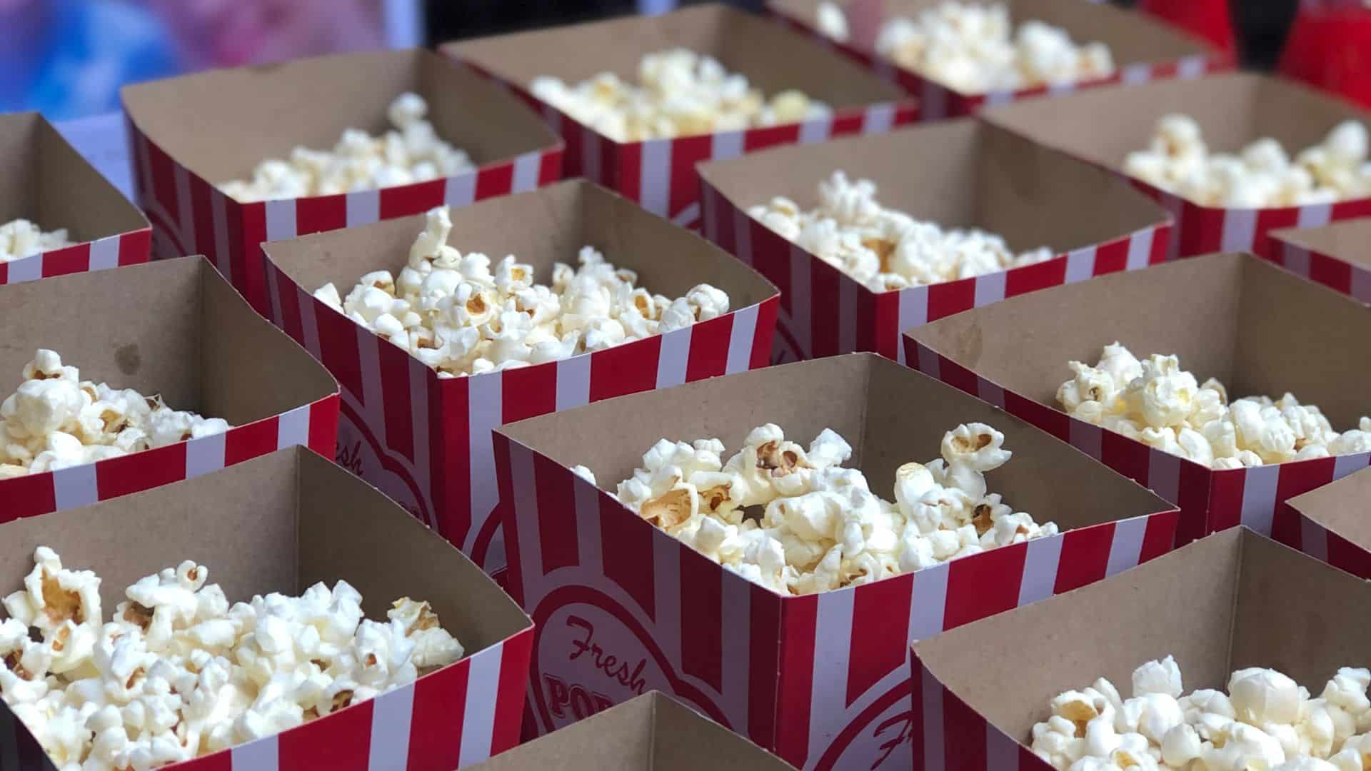 best way to eat popcorn