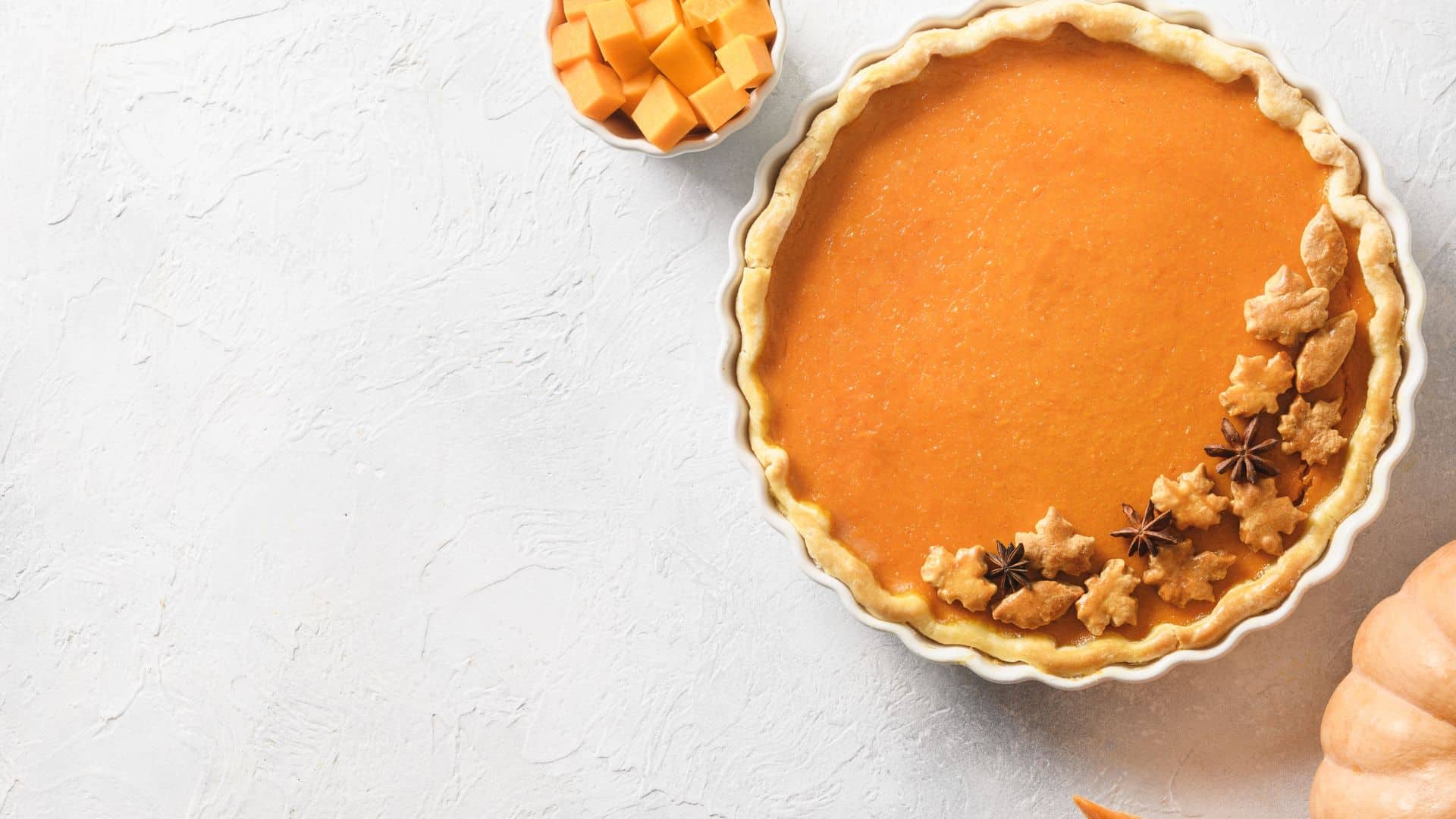 paleo pumpkin pie with nut crust