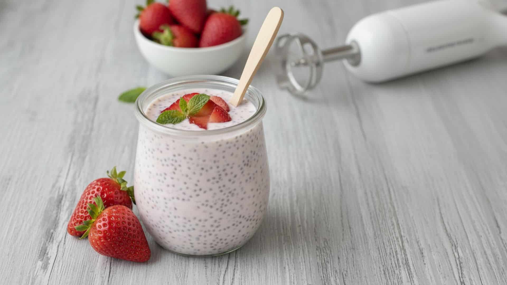 strawberry keto chia pudding.jpeg